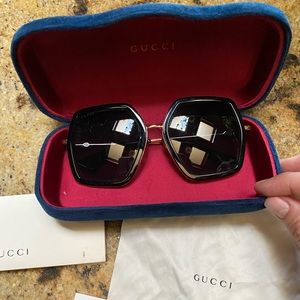 Gucci Women’s sunglasses